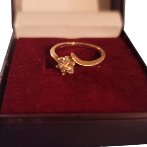 14kt Yellow Gold Women's Ring Diamond Cluster 7 Full Cut Diamonds - Picture 4 of 6